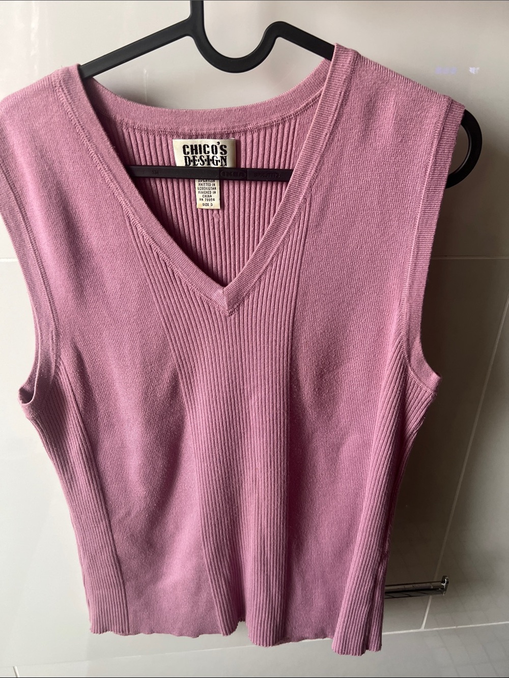 Chico’s Design size 3 dusty pink ribbed knit tank top. Like new